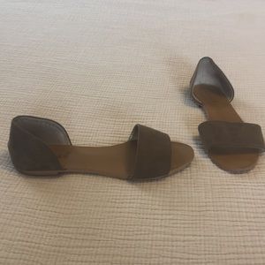 Guess sandals size 6 1/2